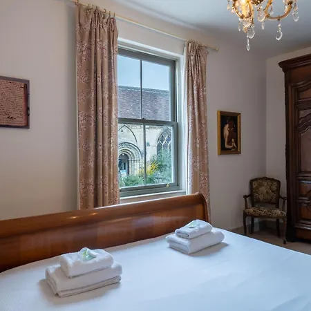 St Denys View With Free Parking דירה