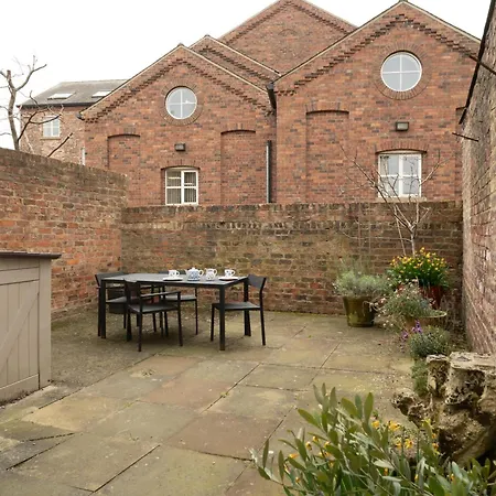 St Denys View With Free Parking