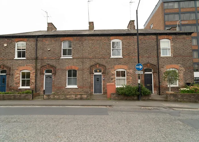 St Denys View With Free Parking Apartment *