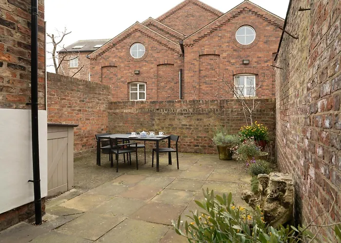 St Denys View With Free Parking