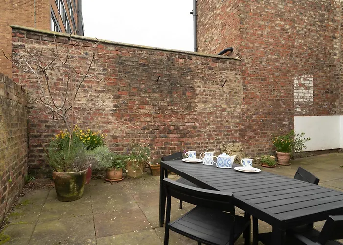 Apartment St Denys View With Free Parking York