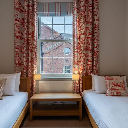 St Denys View With Free Parking Apartmán *